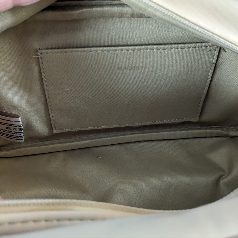 Burberry - Picture 16 of 16